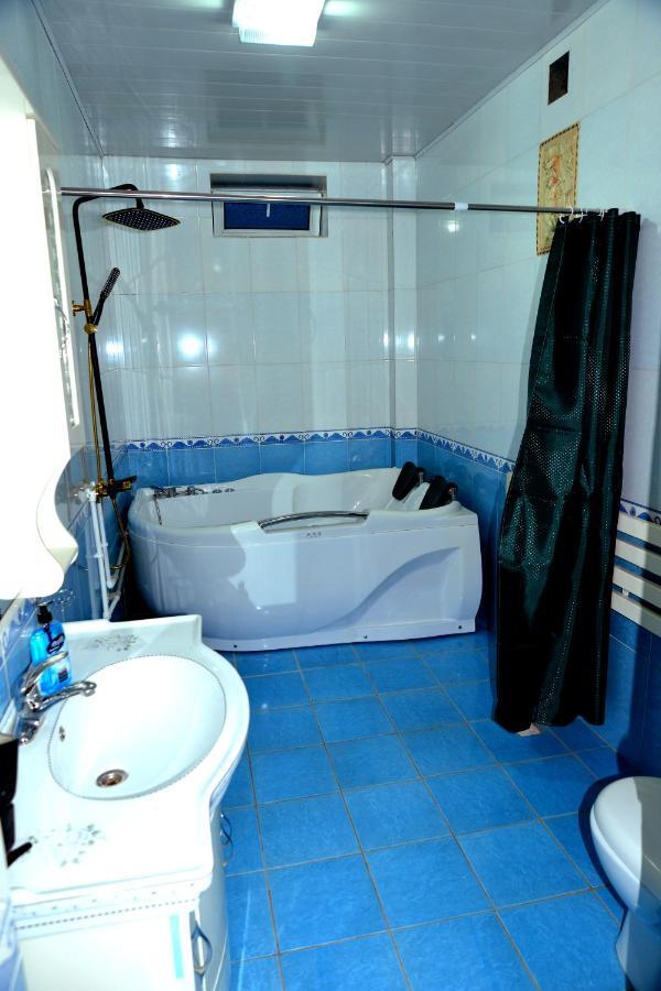 Astoria B&B Oš Exteriér fotografie