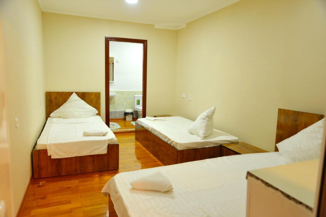 Astoria B&B Oš Exteriér fotografie